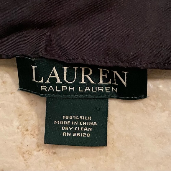 Lauren ~ Ralph Lauren Gorgeous Scarf 100% Silk - Picture 2 of 2